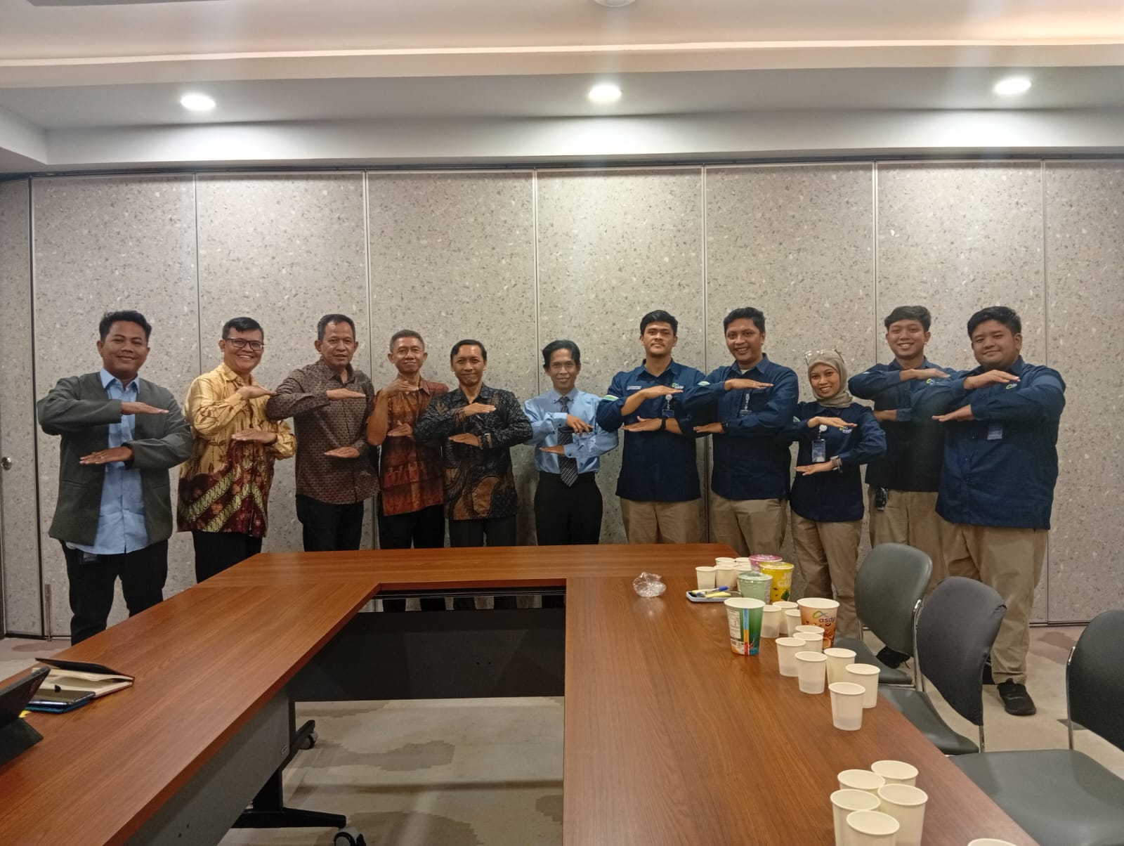 Presentasi produk minuman kekinian di BUMN